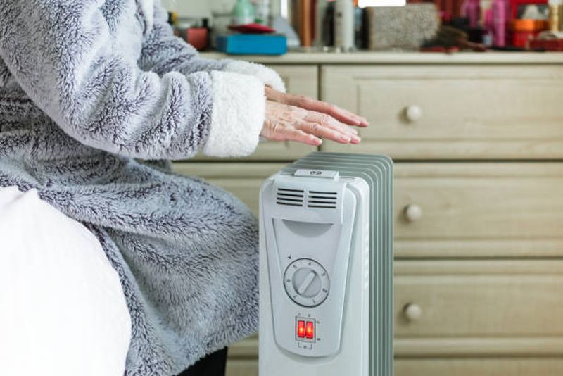 Ei sunt românii care vor plăti facturi mai mari începând cu această iarnă. Scad subvențiile la energie