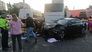 Accident rutier grav în Constanța: Două femei și un bebeluș au ajuns la spital, iar alte patru persoane au primit îngrijiri medicale, în urma unui accident produs într-un sens giratoriu