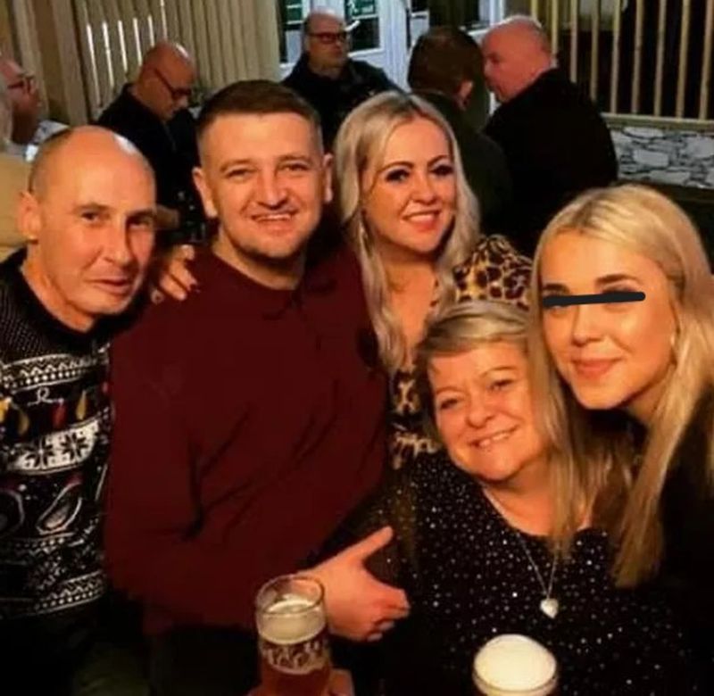 La mai bine de un an de atunci și în ziua în care Leah ar fi împlinit 19 ani - familia încă încearcă să înțeleagă totul. 