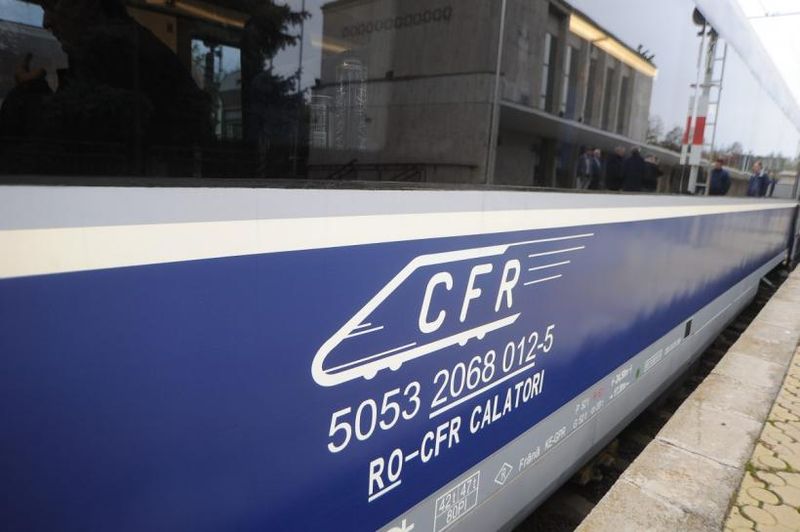 „Companiile de stat de la calea ferată vor rămâne fără angajați”. Angajații CFR anunță o grevă de avertisment pe 15 septembrie / Ce revendicări au sindicaliștii?