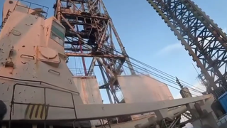 Militarii ucraineni au declarat că au cucerit c&acirc;tva dintre platformele de gaz și ulei din Marea Neagră. 