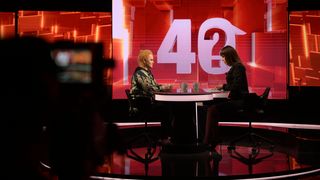 Narcisa Suciu, vocea inconfundabilă a tradițiilor rom&acirc;nești, &icirc;n lumina reflectoarelor duminica aceasta, la &ldquo;40 de &icirc;ntrebări cu Denise Rifai&rdquo;