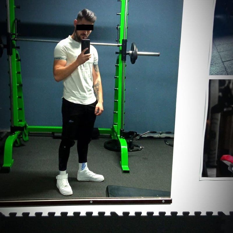 Marius și-a pus capăt zilelor la doar 21 de ani. Tânărul, tatăl unui băiețel, şi-a filmat ultimele minute din viaţă cu telefonul