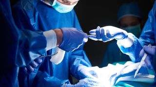 VIDEO - Acuzații de malpraxis la spitalul din Târgu-Jiu, după ce o femeie a murit în urma unei operații. Medicul ar fi primit mită din partea familiei victimei și ar fi înapoiat banii după deces