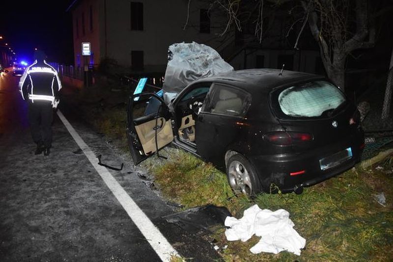 Un român a creat haos pe o șosea din Italia. S-a urcat la volan beat și drogat și a produs un accident dramatic. A fost condamnat la închisoare după 8 luni de la incident