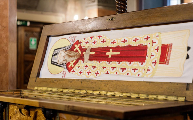  Biserica Ortodoxă îl prăznuiește pe Sfântul Ierarh Iosif de la Partoş, ocrotitor al Mitropoliei Banatului. 