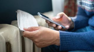 Ministrul Adrian C&acirc;ciu vine cu vești bune pentru rom&acirc;ni! Ce se &icirc;nt&acirc;mplă cu facturile din această iarnă?