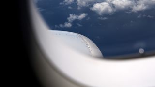 Un avion care a decolat s-a &icirc;ntors de urgență pe pistă, &icirc;n Iași, &icirc;n urma unor probleme tehnice