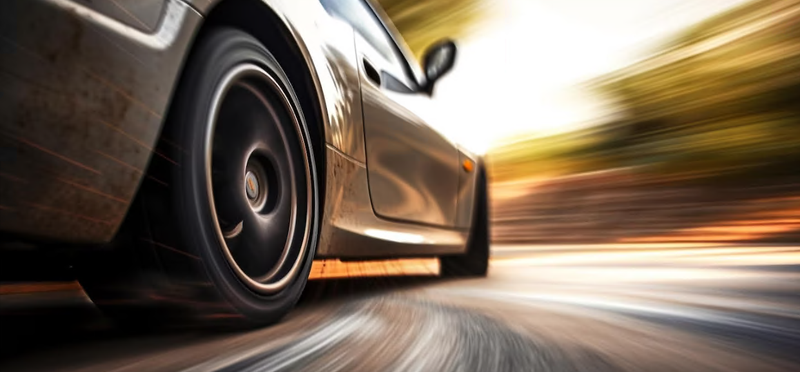 Un bărbat, în timp ce conducea pe o șosea din Baia Mare, a amenințat cu arma, în trafic, alt șofer.