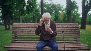 Ei sunt rom&acirc;nii care nu vor mai putea lucra după ce ies la pensie. Proiectul de lege este dezbătut &icirc;n Camera Deputaților