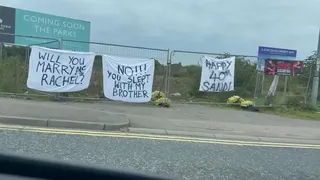 Și-au spălat rufele &icirc;n public la propriu! Cererea &icirc;n căsătorie a luat o &icirc;ntorsătură bizară. &bdquo;Cine a spus că romantismul a murit?&rdquo; &nbsp;