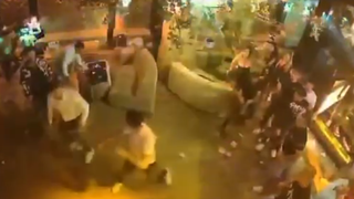 Agent de penitenciar, autor al unui scandal de proporții &icirc;ntr-un club