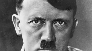 Un bărbat a rămas uluit după ce a mâncat la restaurantul lui fast-food preferat. Clientul fidel a găsit chipul lui Hitler imprimat pe pâinea de la micul dejun. Imaginile au devenit virale