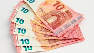 Curs valutar BNR azi, 19 septembrie 2023: Ce evoluție raportează euro și dolarul?