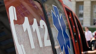Incident &icirc;n Buzău, după ce echipajul unei ambulanțe a fost prins &icirc;n mijlocul unui conflict armat