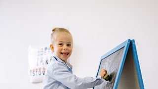 Sprijinul principal acordat este &icirc;n cuantum de 500 de lei, &icirc;ntr-o tranșă unică &icirc;n fiecare an școlar, &icirc;ncep&acirc;nd cu anul școlar 2023 -2024.