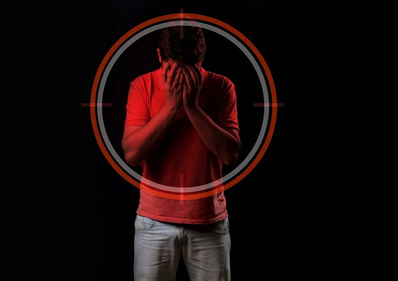 Doi tineri au fost prinși cu droguri în curtea unui liceu din Timișoara. 