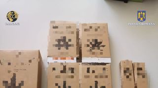 Ireal sau nu, poliţistul, Vlad Constantin Acatrinei care ambala în timpul liber dulciuri cu canabis sintetic primea între 30 şi 70 de lei pe zi la "Fabrica de Vise".