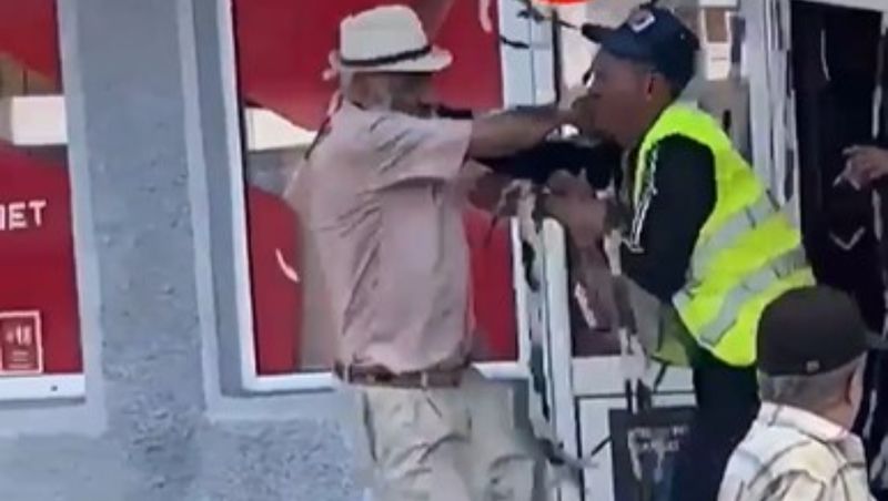 Doi bărbați din Brăila s-au luat la bătaie în fața unei săli de joc. Cei doi prieteni brăileni au ajuns să-și care lovituri grele după ce unul dintre ei câștigase la pariuri