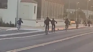 Un jurnalist a fost bătut crunt de un grup de adolescenți. Minorii au să-i fure bicicleta. „Îmi pare rău”