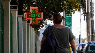 Jumătate de țară intră sub cod galben și portocaliu de ploi. Harta zonelor vizate. Capitala, sufocată de caniculă