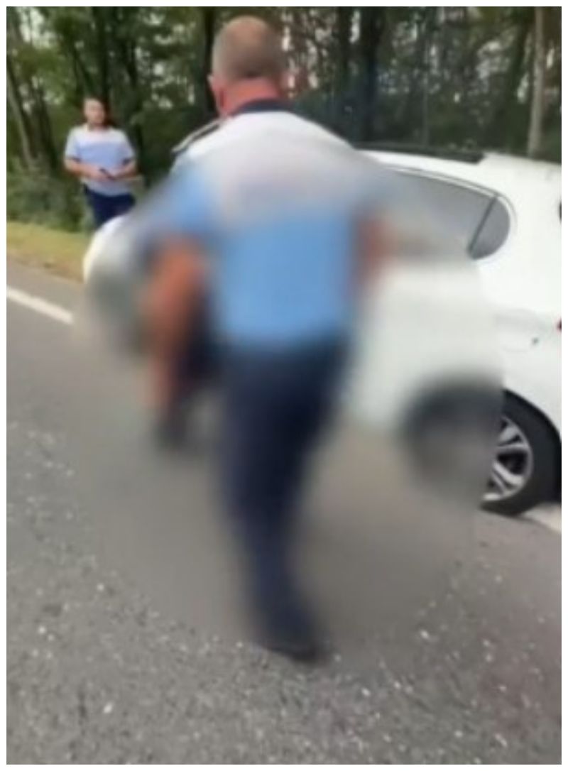 A fost urmărire cu focuri de armă duminică, pe DN1, după ce un bărbat a fugit cu o mașină furată de la un mall din București.