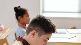 ”Ce oferă școală în afară de cei 4 pereți ai sălii de clasă?”