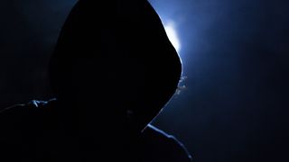 Un t&acirc;năr britanic a fost &icirc;njunghiat mortal &icirc;ntr-o pădure din Portugalia "&icirc;n timp ce juca jocul sinucigaș al Balenei Albastre". 