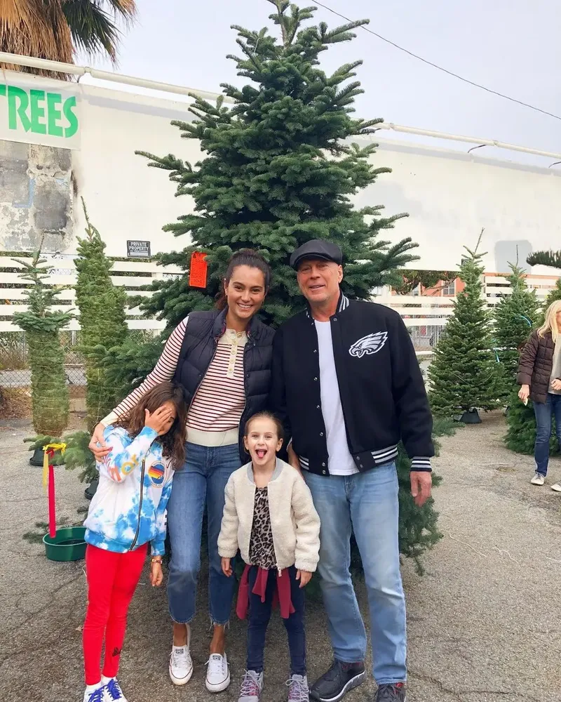 Bruce Willis, alături de cele două fete ale sale