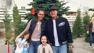 Bruce Willis, alături de cele două fete ale sale