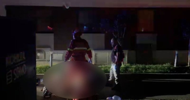 Un bărbat din Voluntari a murit după ce s-a aruncat de la etaj. El și-ar fi incendiat locuința cu puțin timp înainte