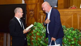 Florian Bichir a primit premiul pentru cercetare științifică în domeniul strategiei de securitate. Scriitorul român a primit și diploma de excelență, în Aula Universității Naționale de Apărare „Carol I”