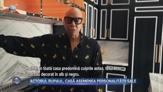 VIDEO - Actorul RuPaul, casă asemenea personalității sale. Locuința este amenajată în stil disco și are 26 de globuri uriașe care atârnă din tavan