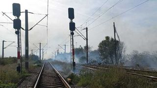 &Icirc;n urma incendiului din zona Bolintin Vale, trei trenuri de călători au fost oprite