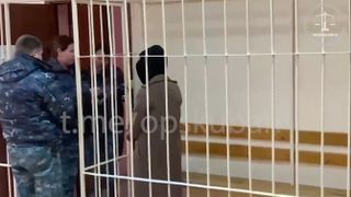 O femeie și-a lăsat fiul să moară de foame după ce soțul i-a ordonat să-l nu-l mai hrănească. Bărbatul susținea că acesta trebuia hrănit doar cu „razele soarelui”. Cei doi au fost condamnați pentru moartea nou-născutului