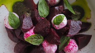 Putem consuma sfecla sub formă de salate