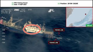 China a interzis importul de fructe de mare din Japonia. La scurt timp, chinezii pescuiau &icirc;n apele Japoniei