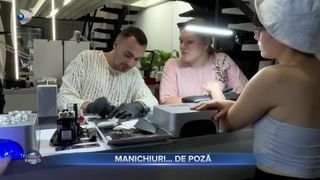 VIDEO - Manichiuri...de poză. Tinerele au ocazia să își perfecționeze tehnicile la primul curs de manichiuri instagramabile din Cluj