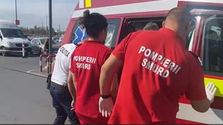 VIDEO - UPDATE - O tânără a fost înjunghiată de propriul soț în parcarea unui centru comercial din Constanța. Bărbatul a fost prins de polițiști