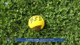 VIDEO - Roundnet, un nou tip de sport care c&acirc;știgă teren &icirc;n &icirc;ntreaga lume. Noul tip de mișcare este o combinație &icirc;ntre volei și handbal