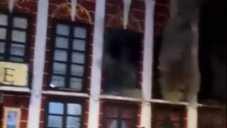 &bdquo;Mamă, te iubesc!&rdquo;. Mesajul pe care o t&acirc;nără prinsă &icirc;n incendiul din Spania i l-a transmis mamei sale