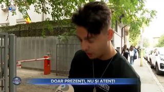 VIDEO - Elevii, prezenți doar fizic la ore. Orele sunt ”destinate” live-urilor pe rețelele de socializare