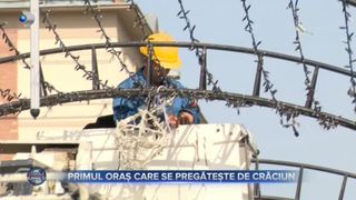 VIDEO- Primul oraș care se pregătește de Crăciun. Oamenii sunt împărțiți în două tabere
