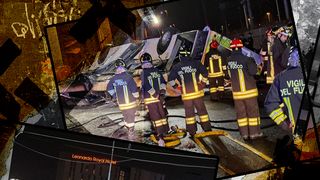 UPDATE/FOTO - Tragedie în Italia. Cel puțin 21 de oameni, printre care 4 români, au murit, după ce un autobuz a căzut în gol de pe o pasarelă și a luat foc