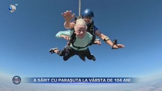 VIDEO - A sărit cu parașuta la v&acirc;rsta de 104 ani. O bătr&acirc;nă din Chicago a executat un salt de la peste 4.000 de metri altitudine