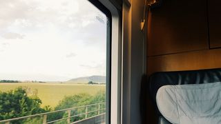 Autoritățile au făcut anunțul. Trenurile care circulă pe ruta Gara de Nord - Aeroportul Otopeni vor fi suspendate pentru două zile