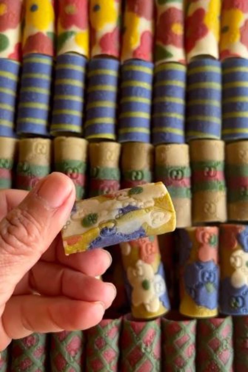 Ea este femeia care a renunțat la job pentru a crea paste cu un model unic. Tăițeii cu logo-ul unui brand de lux îi aduc un venit impresionant