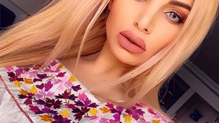 Cine este c&acirc;ntăreața Emmy, reținută &icirc;n dosarul tinerilor sechestrați &icirc;n București de clanul cămătarilor?