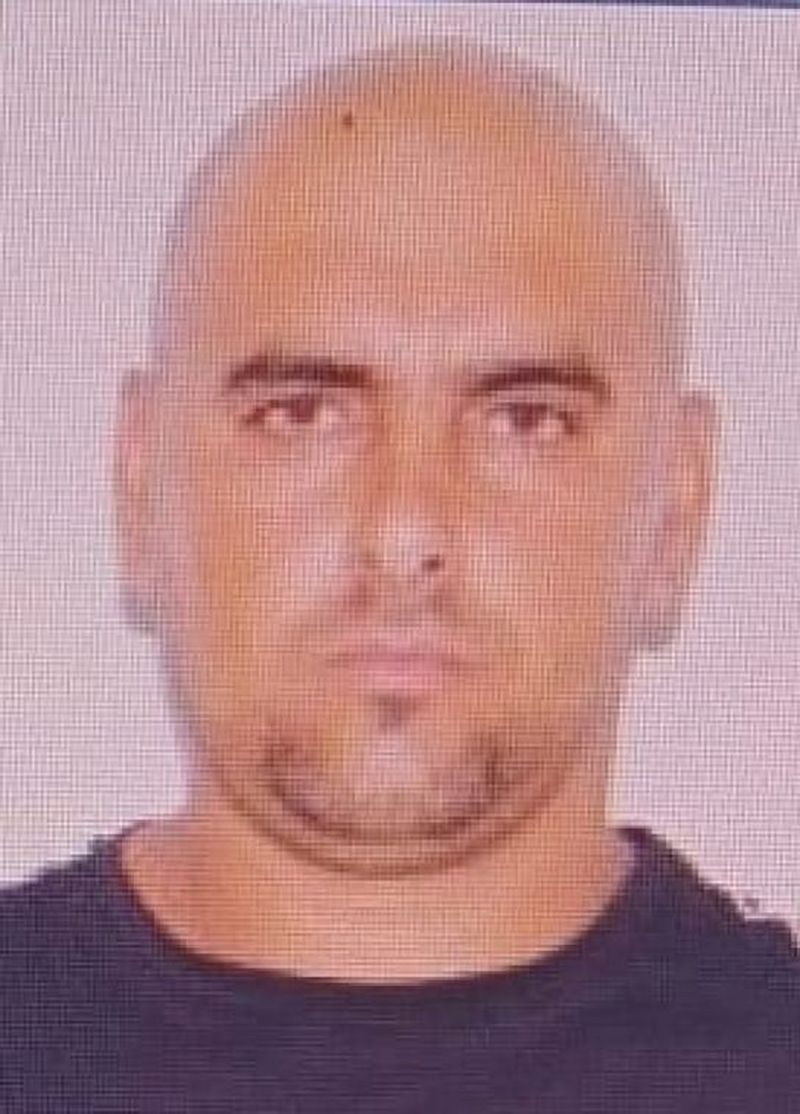 Cine este bărbatul din Călărași căutat de polițiști care și-a înjunghiat fost concubină și pe iubitul acesteia