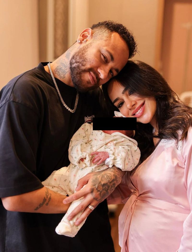 Neymar este tată pentru a doua oară. Fotbalistul este în culmea fericirii. Are o fetiță